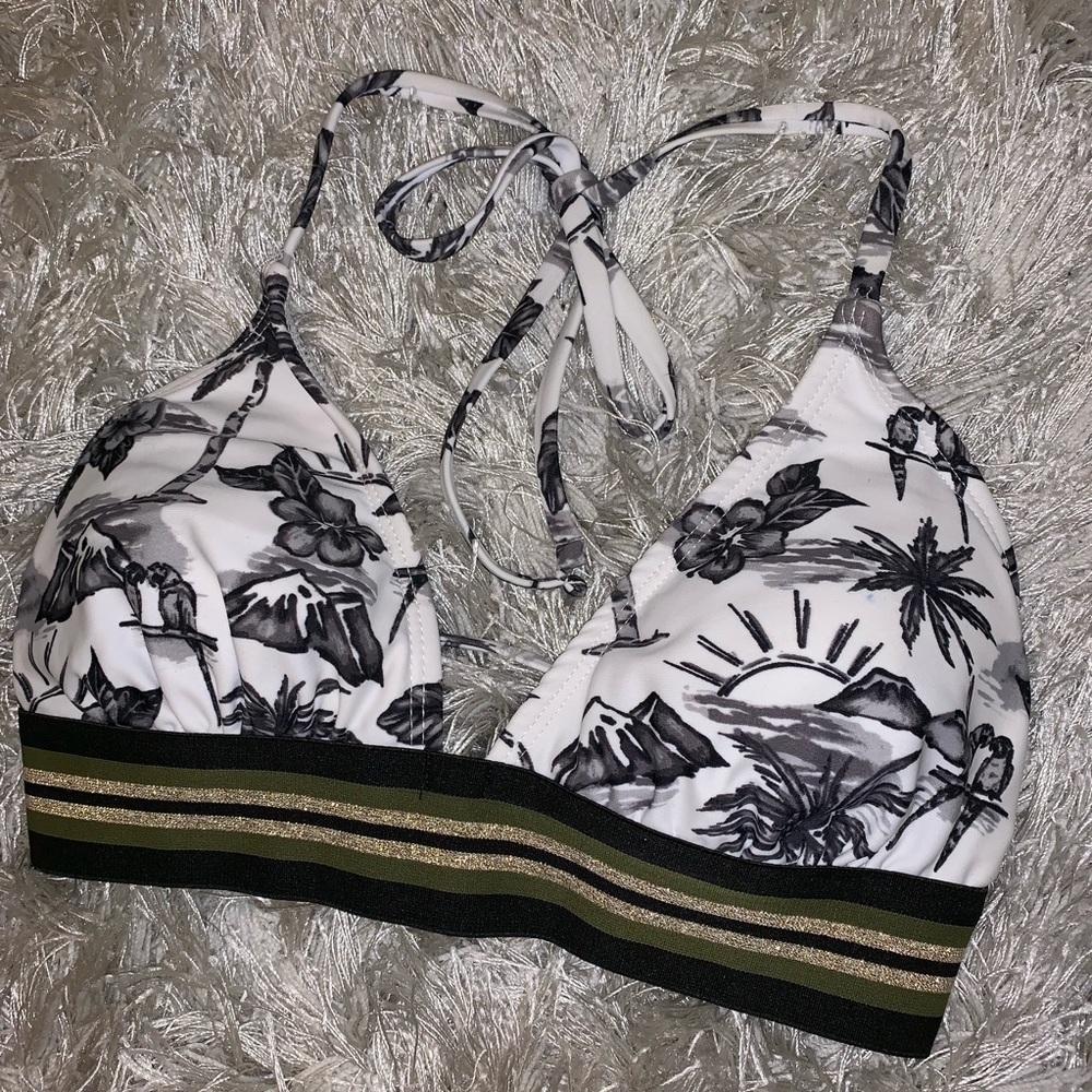 bathing suit - Picture 2 of 5